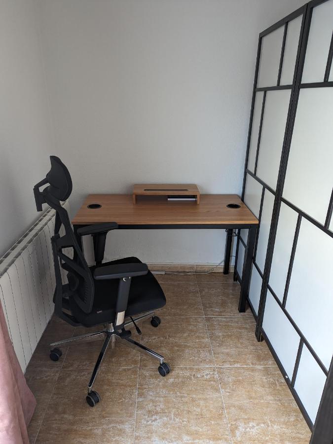 Apartament Vivienda Compartida Con Ambiente Familiar Sesena Zewnętrze zdjęcie